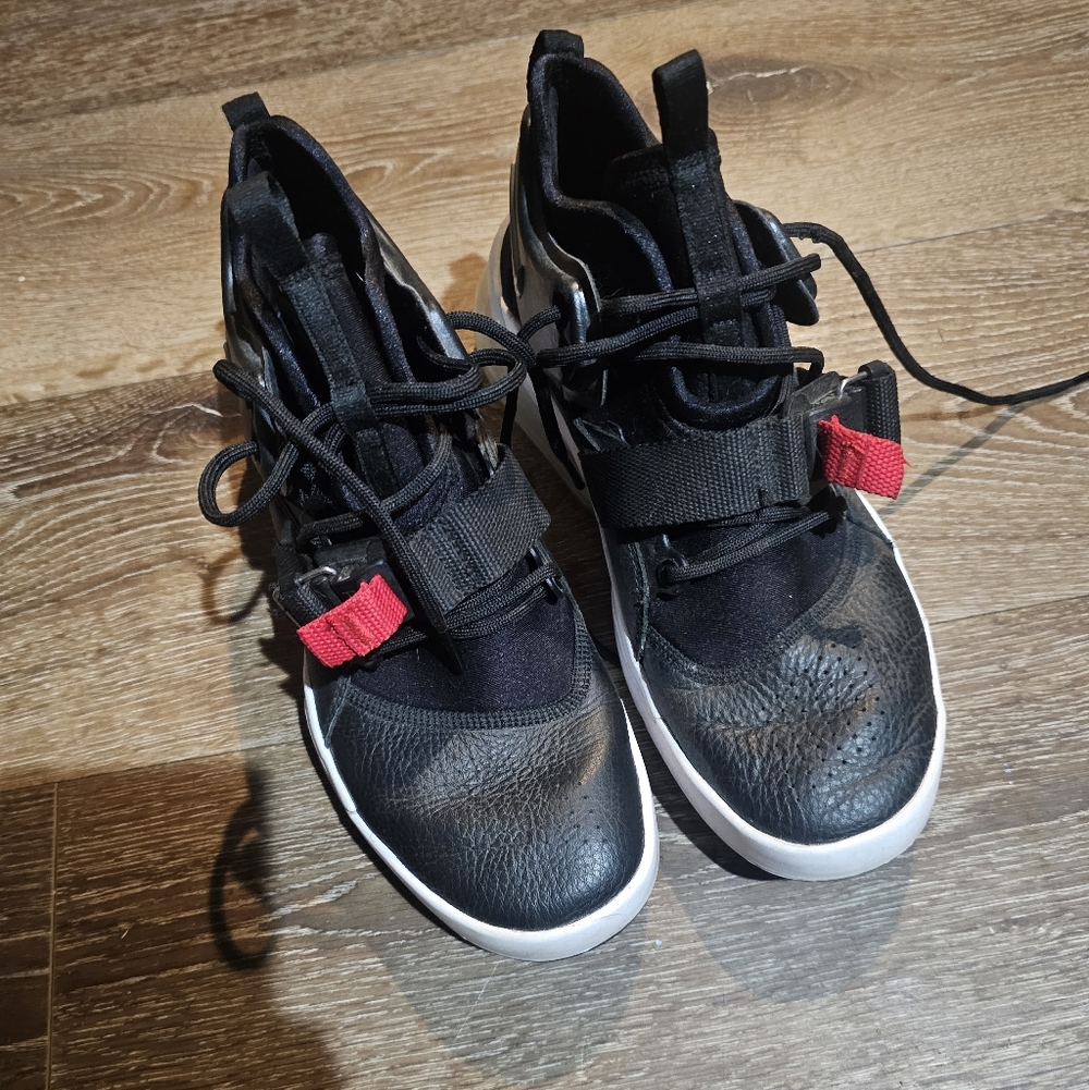 Nike Air Force 270